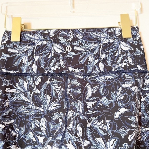 Lululemon Women's Wunder Under Crop Leggings 21" Embellished Multi Navy Print 6 - Picture 6 of 7